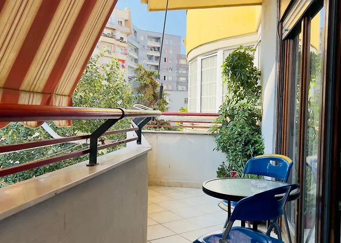 Rita In Centre * Tiran